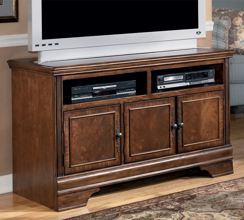 Mentor Furniture • Ashley Hamlyn Series 50inch TV stand • W52728